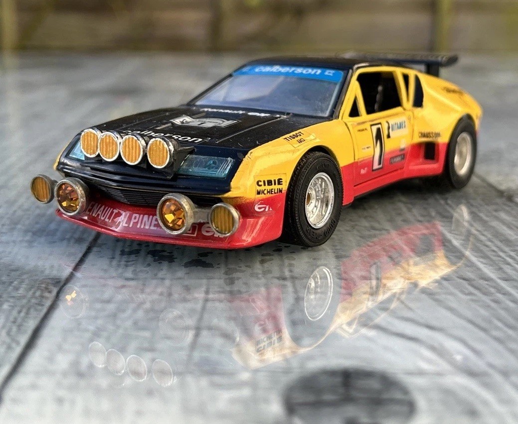 EIDAI ALPINE RENAULT A310 V6 RALLYE JEAN BEHRA 1977 G FREQUELIN #1 DIECAST 1:28