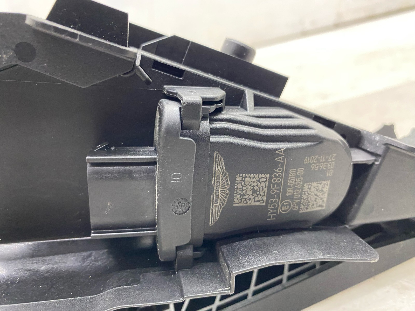 2020 2021 2022 2023 2024 2025 ASTON MARTIN DBX GAS PEDAL SENSOR HY53-9F836-AA