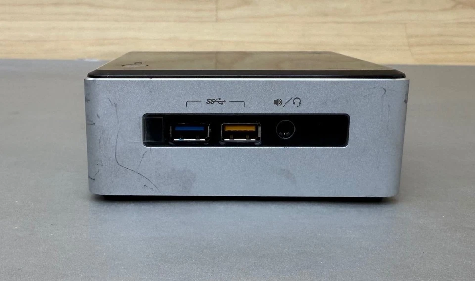 英特尔 NUC5i7RYH 英特尔 i7-5557U 3.10Ghz 2 核 8GB RAM 256Gb 固态硬盘 Win 10 Pro — 第 3/4 张图片