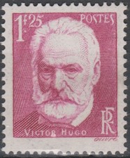 FRANCE YT N° 304 * NEUF Légère Trace de Fharnière Victor Hugo Emis Année 1935