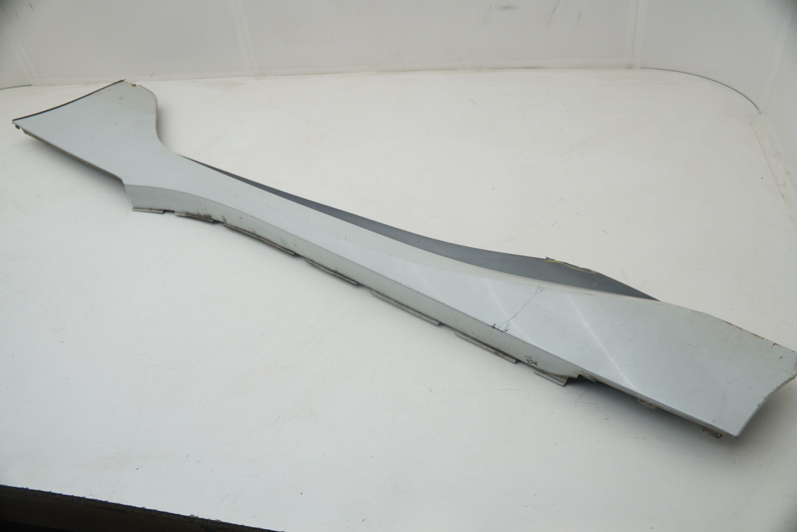 Left Driver Rocker Panel Side Skirt Trim Cover Panel 51777372039 BMW i8 *Note*