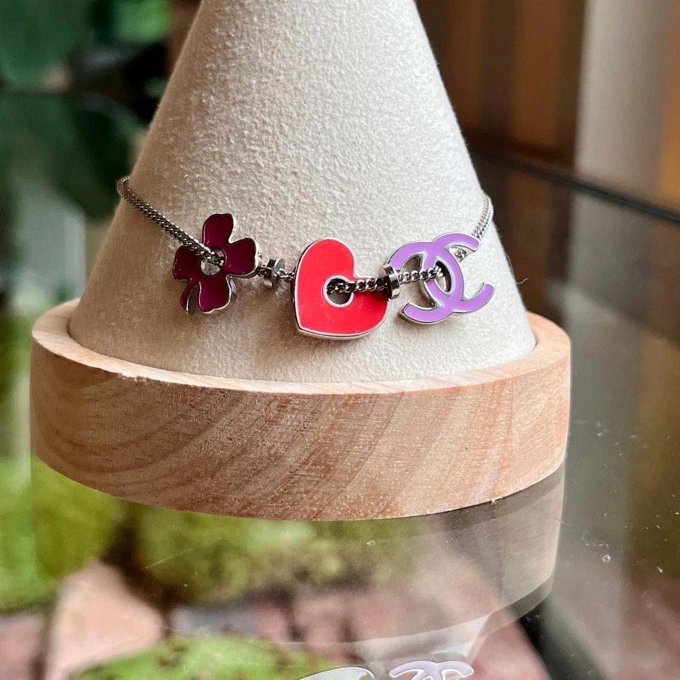 CHANEL CC Clover Heart Silver Enamel Bracelet - Image 3 of 4