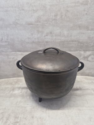 #ad Antique 1800s Gate Mark Cast Iron 3 Leg Spider Cauldron Bean Pot amp; Matching Lid $249.99