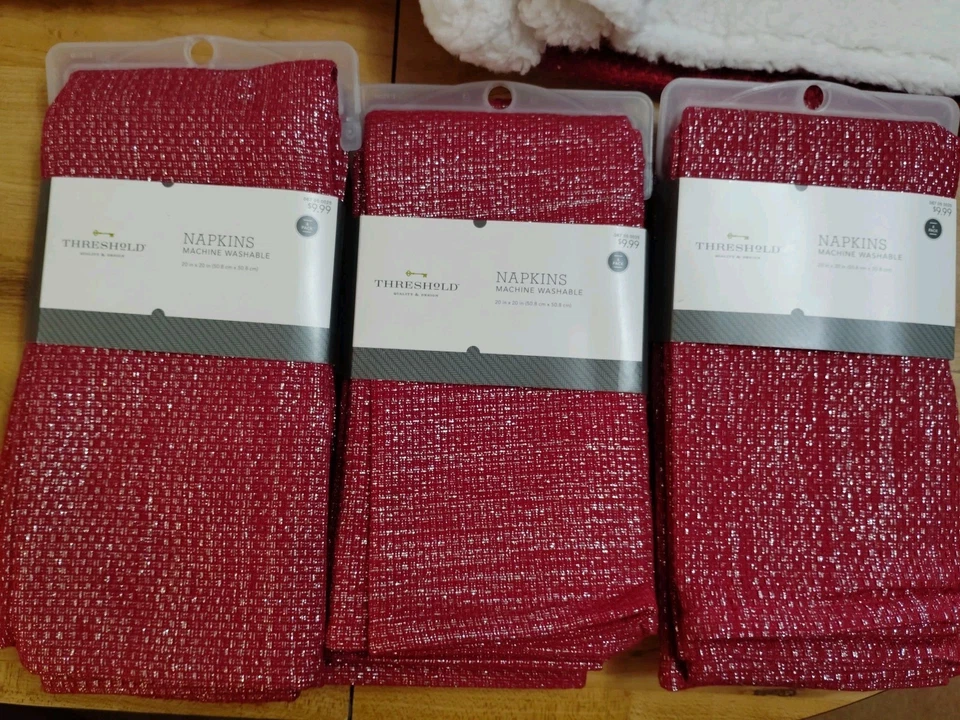 LOT Threshold 12 Napkins 5 Table Runner 1 Round Tablecloth Red Silver Christmas - Image 3 of 4