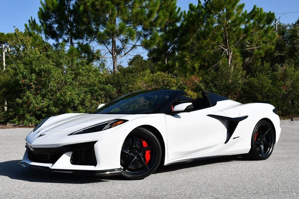 2024 Arctic White Chevrolet Corvette   | C8 Corvette Photo 2
