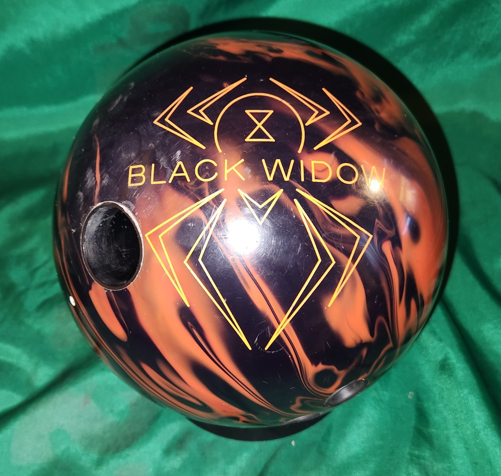 Hammer Black Widow 3.0 Bowling Ball 14 lbs Preowned Span 4 1
