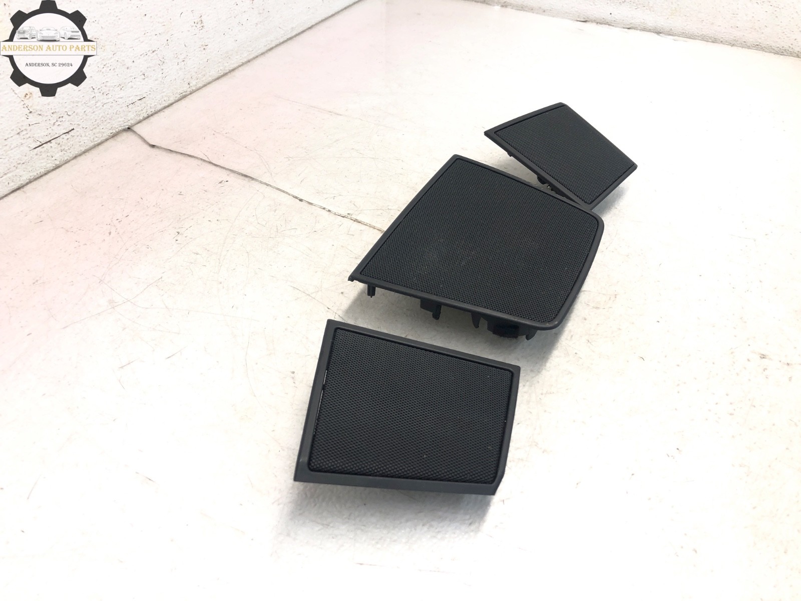 2014-2019 MASERATI GHIBLI DASHBOARD SPEAKER COVERS W/ SPEAKERS X3 OEM