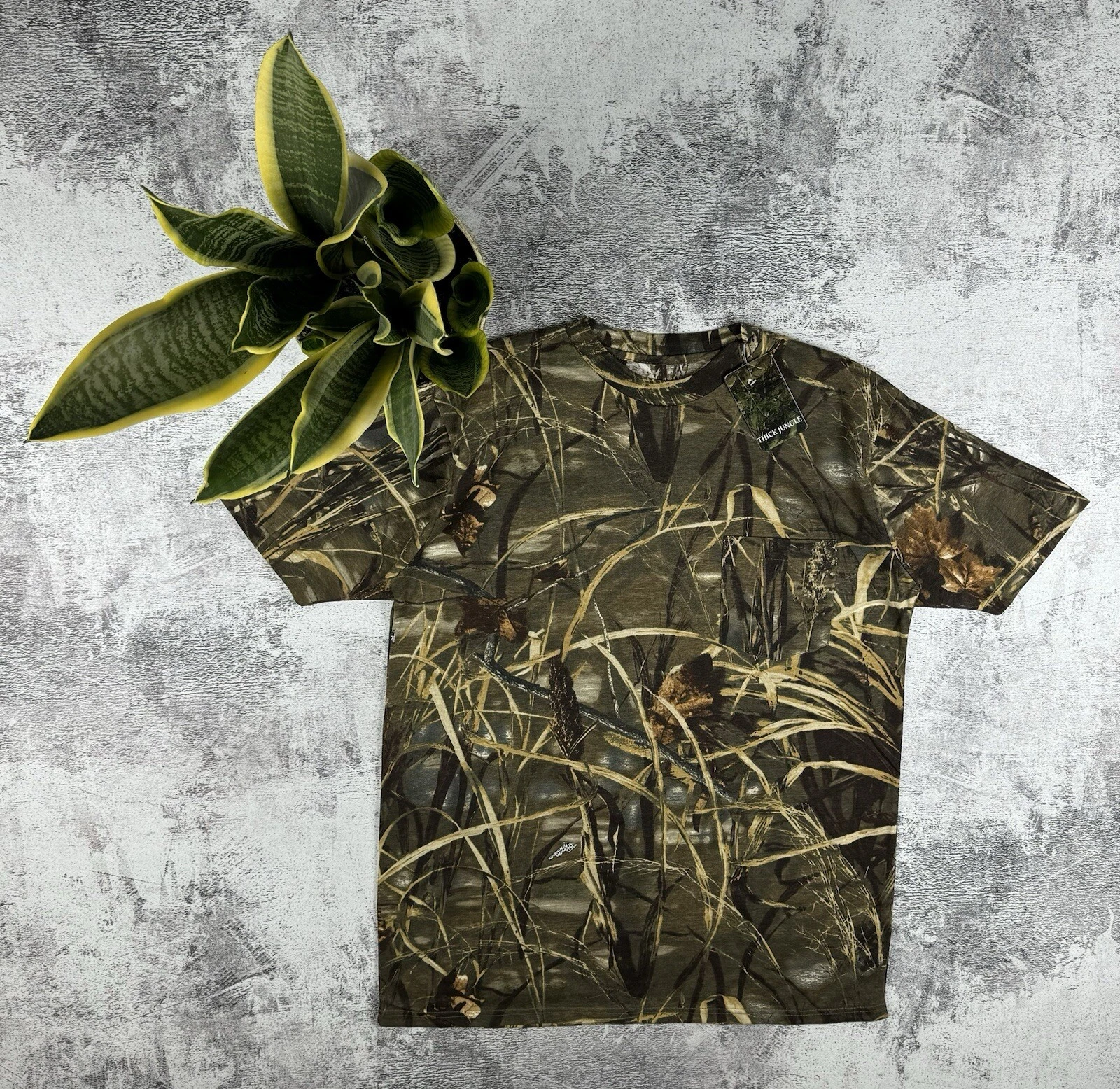Vintage NEW Camo Realtree Thick Jungle Army Y2K Streetwear T Shirt Tee
Opens in a new window or tab
