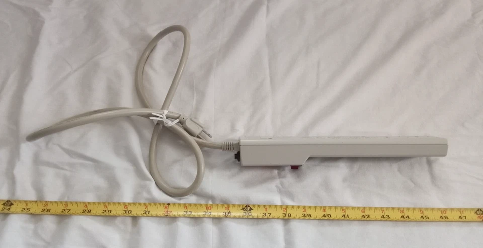 Memorex Surge Suppressor 6 Outlet 125 VAC Vintage - Used. - Image 4 of 4