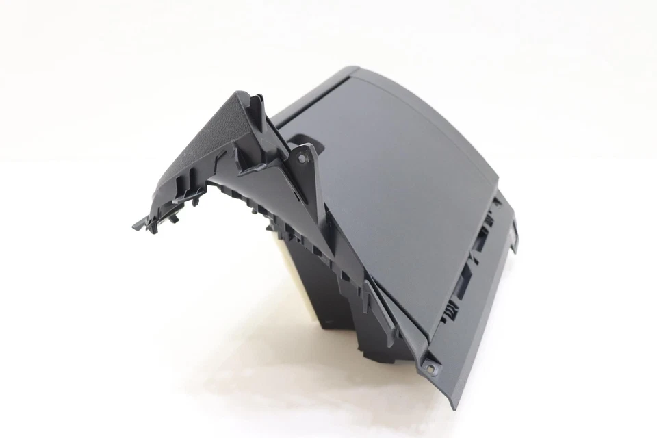 Guantera VW PASSAT 2020 2021 2022 Foto 3 de 4