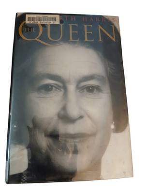 The Queen Kenneth Harris 1995 First Edition Biography St. Martin's Press