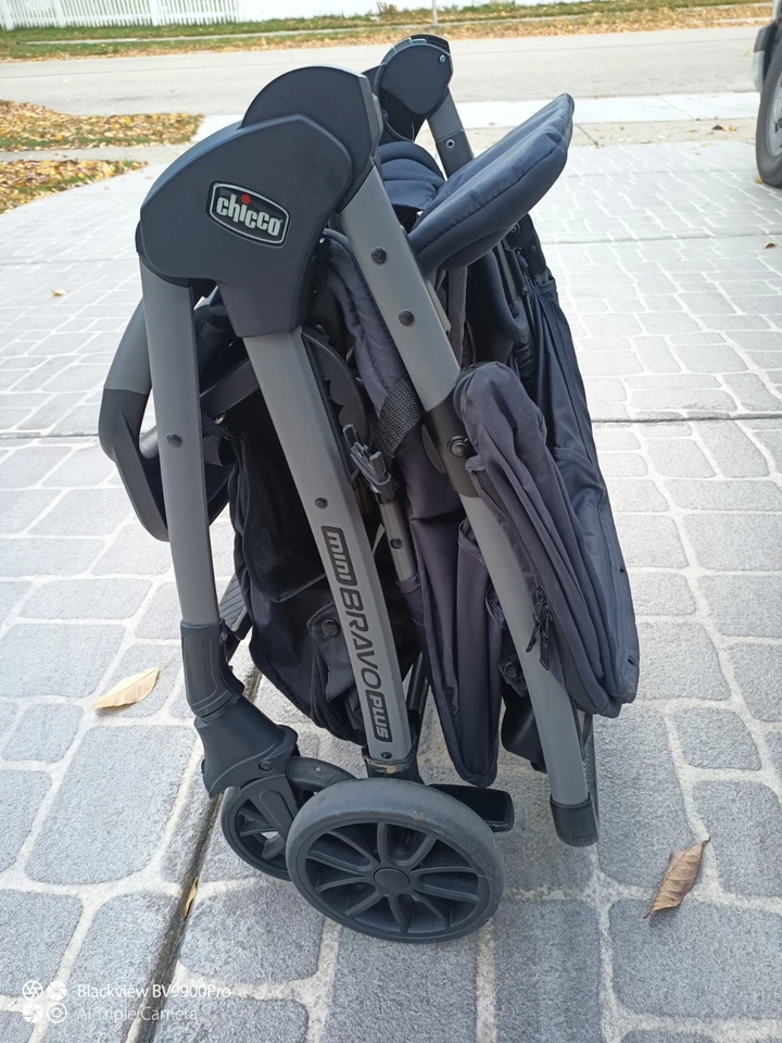 Cochecito plegable rápido Chicco Bravo negro nuevo, caja abierta Foto 4 de 4