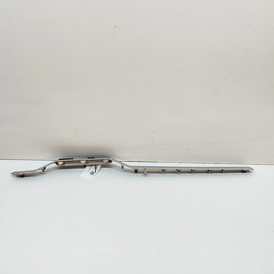 Volkswagen AMAROK 2H Left Dashboard Trim 2H4857116 RHD 2018 31381423 - image 3 of 4