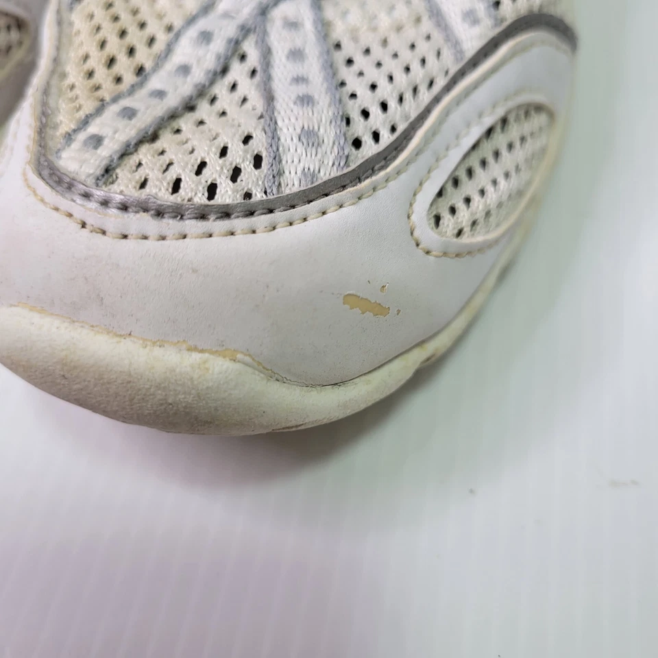 Lands End Mesh Water Shoes Womens Size 8.5 B White with Bungie Laces - Image 4 of 4