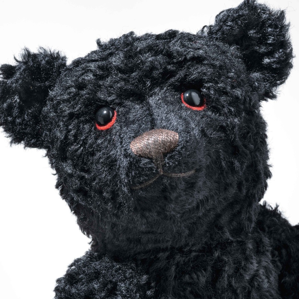 STEIFF EAN 403552 - 1912 “Titanic Mourning” Replica Teddy Bear