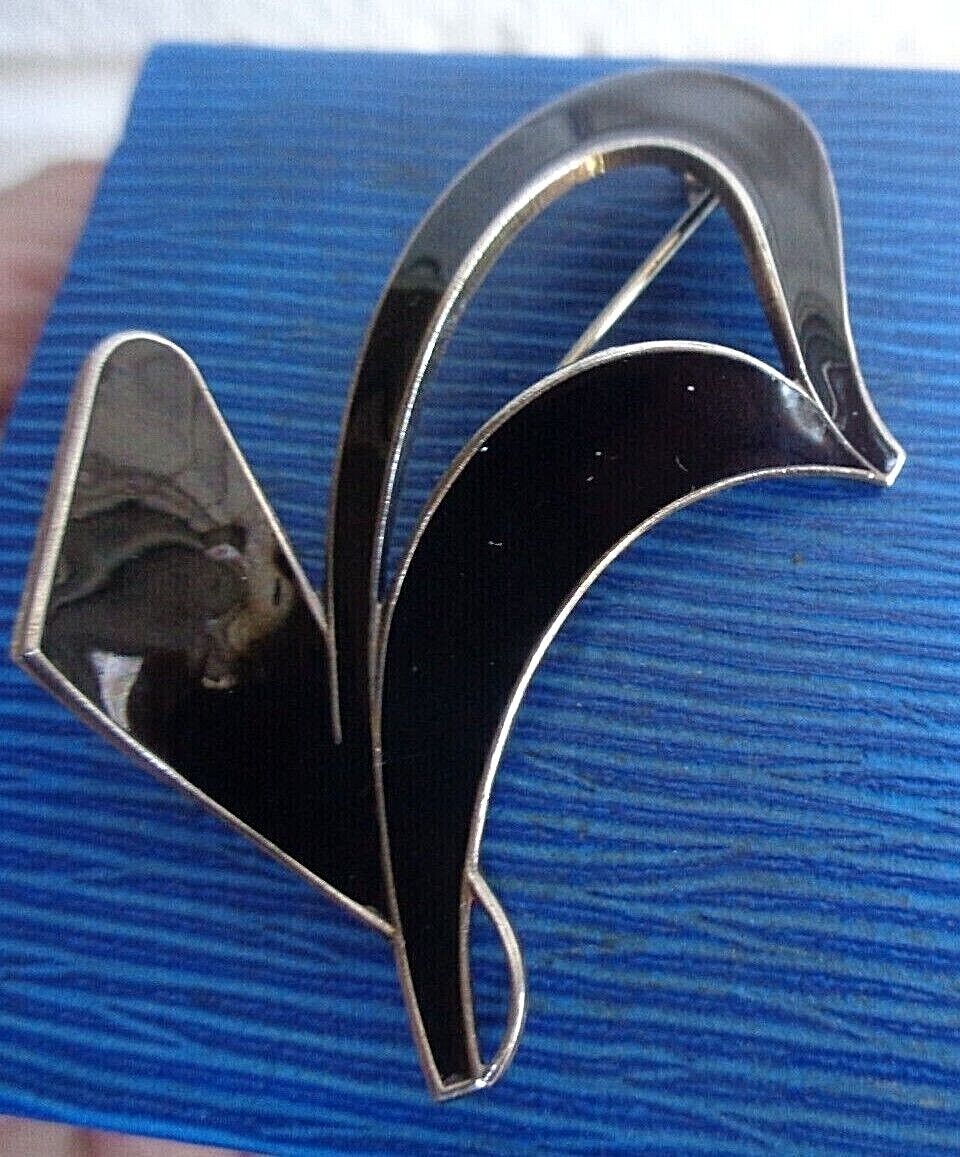 Picture 1 of 6