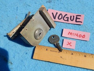 1939 Seeburg Symphonola Classic Vogue Cabinet Front Door Lock M 1400 with key