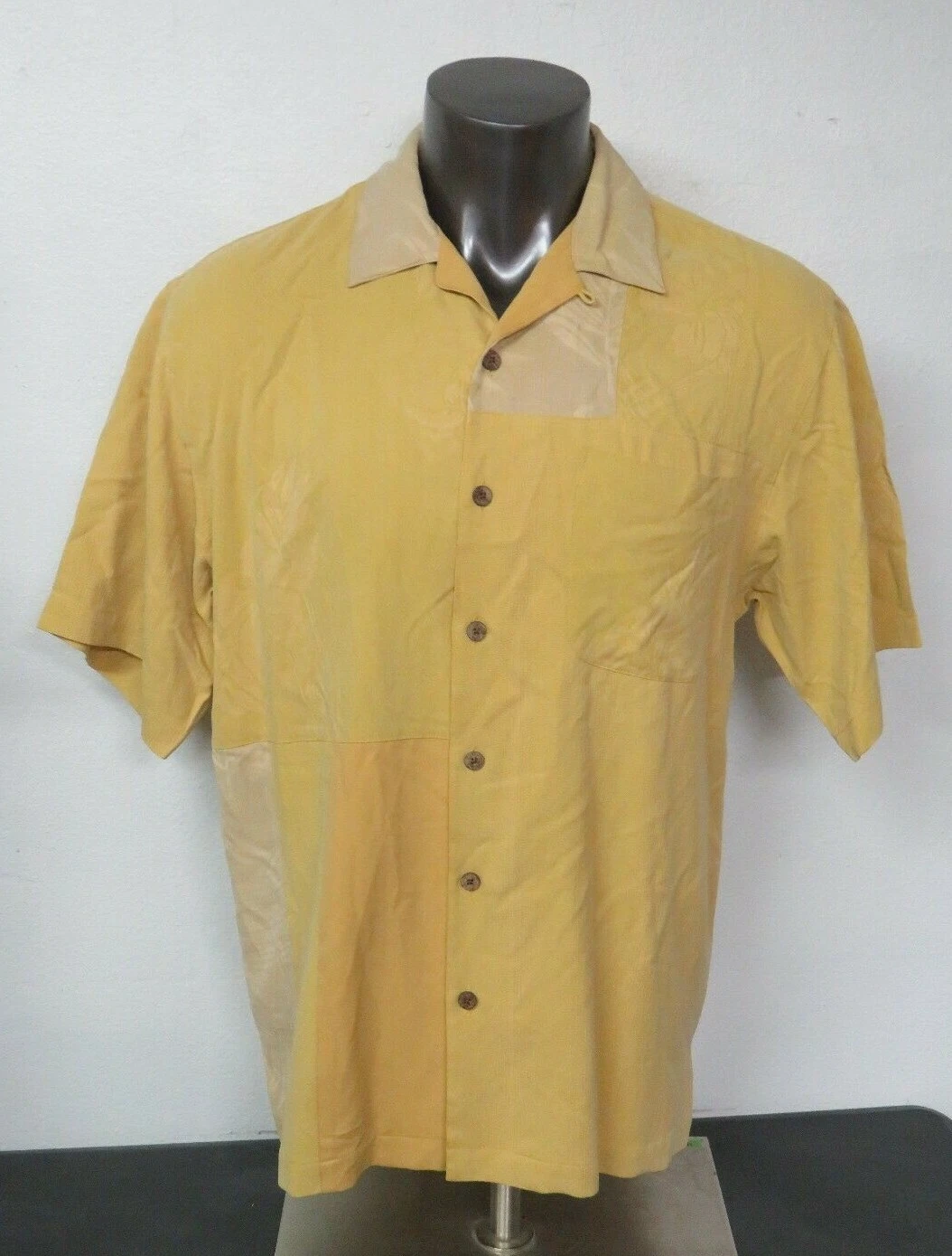 Tommy Bahama Short Sleeve Button Front Hawaiian Silk Shirt Floral T30726 Men's M