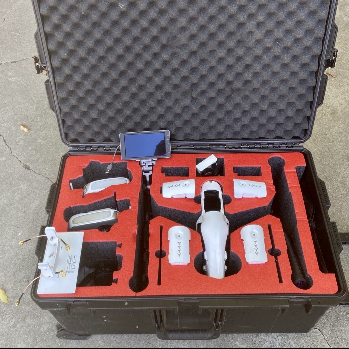 DJI Inspire Drone with 4 Batteries and 2 Remotes Extended Range Antenna-image