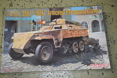 1:35 Model Kit Dragon Sd.Kfz. 250/1 NEU Armored Personnel Carrier German Sealed