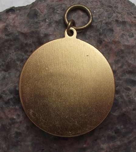 Uninscribed Unused Gun Rifle Target Golden Metal Medallion Medal Key Chain - Picture 2 of 2