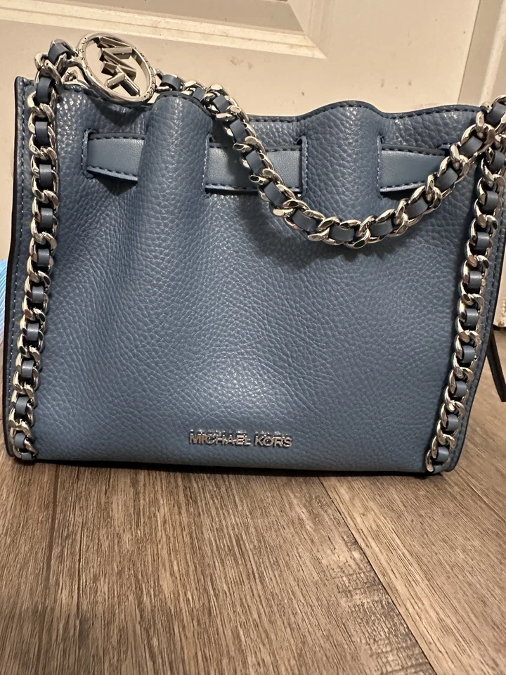 Bolsa de mão Michael Kors Mina pequena tiracolo carteiro azul flor de milho - Imagem 2 de 4