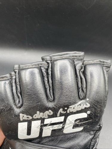 Antonio Rodrigo Nogueira Lil Nog Signed Autographed UFC Glove No COA FLAWS 2014 - Picture 6 of 17