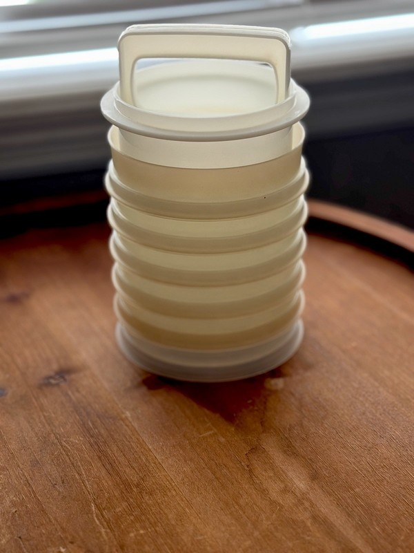 Vintage Tupperware 4” Hamburger Press Burger Keepers Seal White 7Pc Set, #882