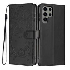 Schwarze vegane Ledertasche mit Katzenmotiv und Baum für Samsung Galaxy S23