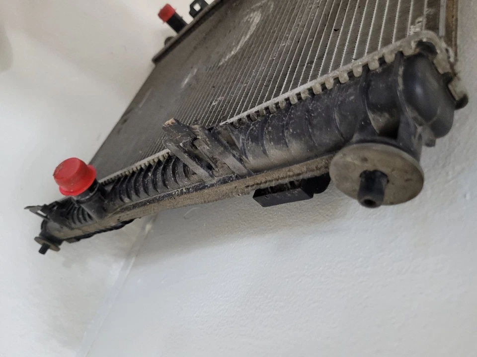 2011-2019 FORD FIESTA 1.6L Radiator Without Turbo AE8Z8005B 11-19 - Image 3 of 4