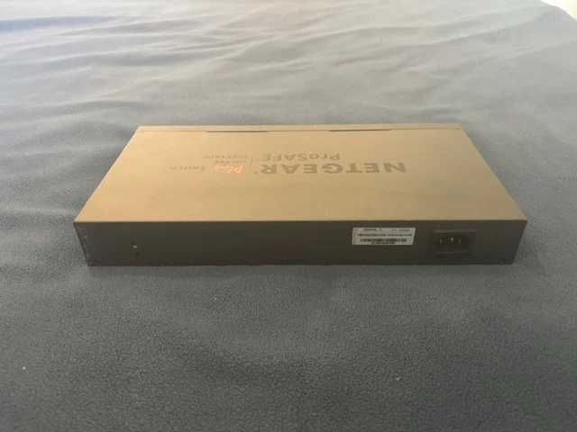 NETGEAR JGS516PE-100EUS 16 Port Rack Mountable Ethernet Switch - Image 2 of 3