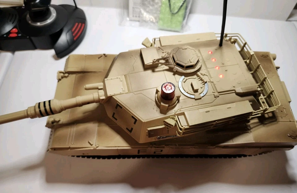 BestChoiceProducts 1/14 scale M1A2 Abrams RC Tank with Extra Battery  - Image 3 of 4