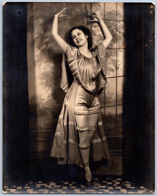 c1920 Beautiful Dancer Lady Posing Fashion Photo 8'' X 10''