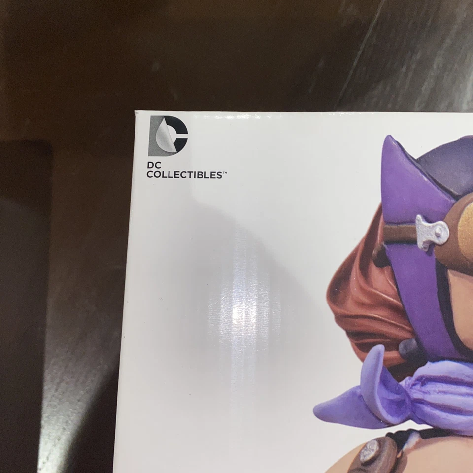 DC Collectibles Comics Bombshells: Batgirl Statue, First Edition New - Image 3 of 4