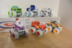 blaze and the monster machines polar pals
