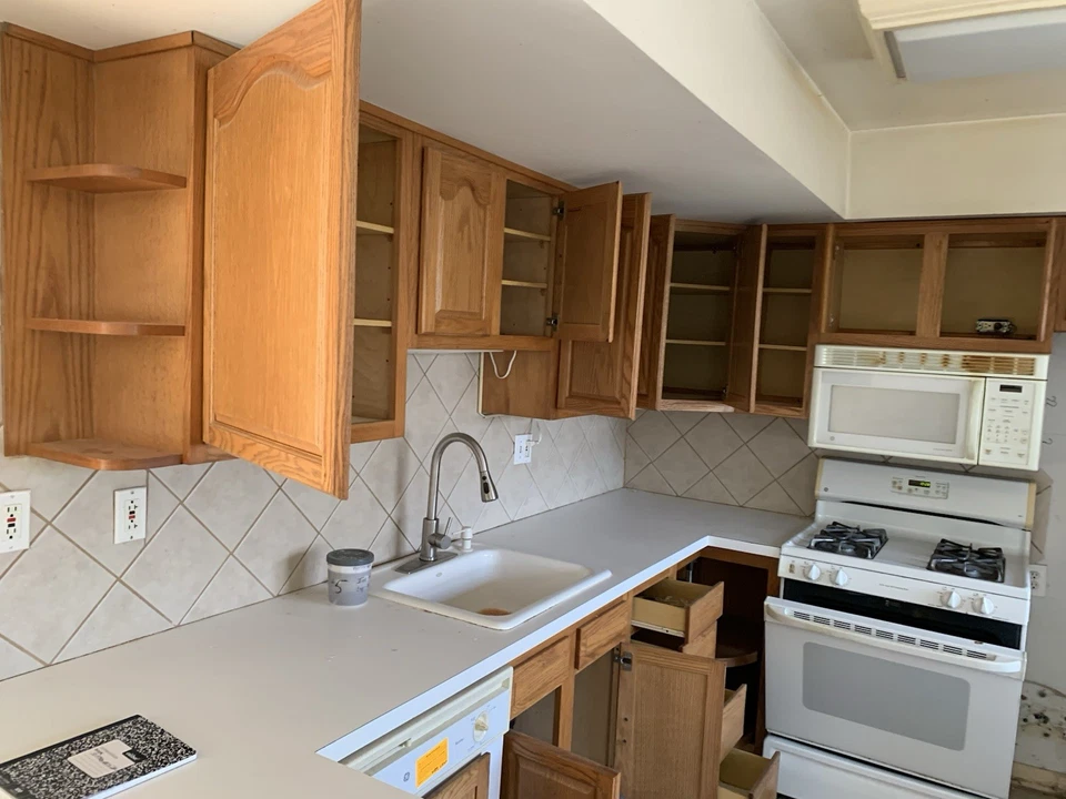 Armarios de cocina con electrodomésticos completos Foto 2 de 4