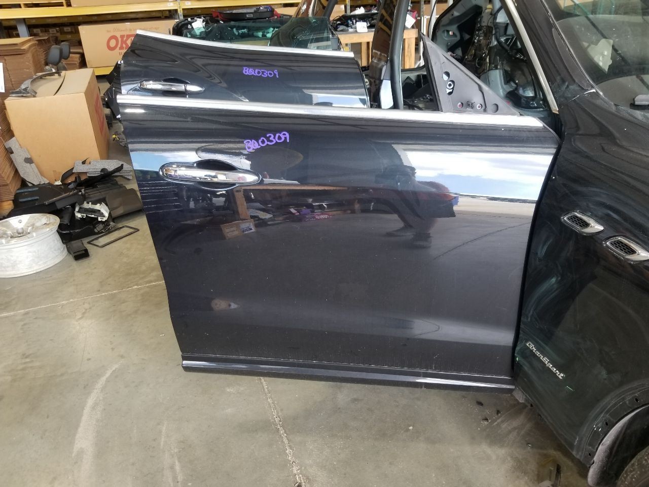 Maserati Levante FRONT+RIGHT Door shell
