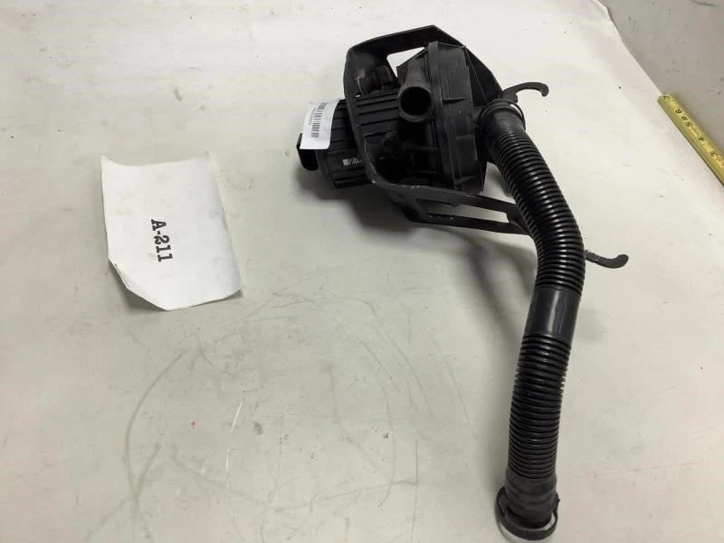 2006 VOLKSWAGEN TOUAREG 4.2L AIR SMOG PUMP W/ CONNECTION HOSE Fits 00-09 GOLF - Image 3 of 4