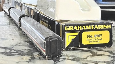 N Scale DCC Graham Farish 8127 HST 125 Set Intercity Livery Plus 3