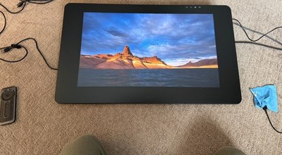 Wacom DTK2420K0 Cintiq Pro 24 Creative Pen Display 4K