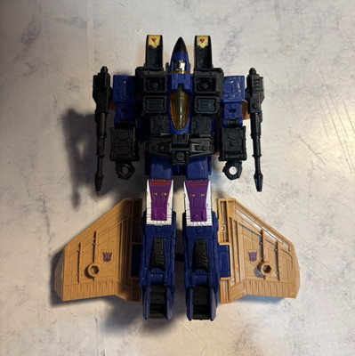 Hasbro Transformers Legacy Dirge