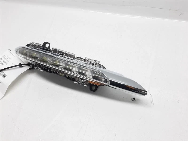 Faro antiniebla derecho LED DRL 2218201856 MERCEDES 221 S550 CL550 2011-2013 Foto 2 de 4