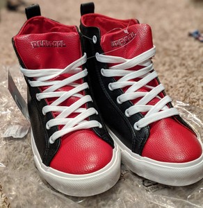 marvel converse mens