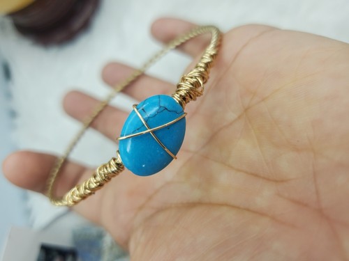 Handmade wire wrapped blue howlite stone bracelet - Picture 3 of 6