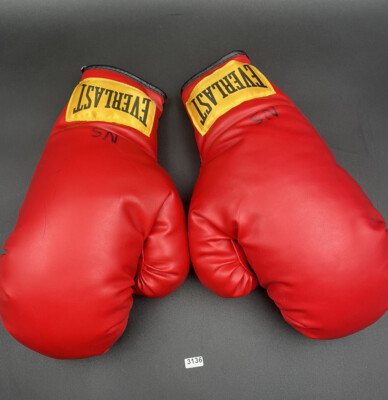Vintage Everlast Red Yellow Label 14oz. Boxing Gloves made in