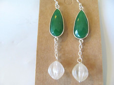 NEW FACETED EMERALD GREEN GEMSTONE-FROSTED BEAD PIERCED STERLING SILVER EARRINGS