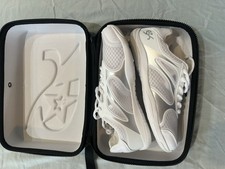 GK Spotlight Cheerleading Cheer Shoes S1942 Size 8 white, with case
