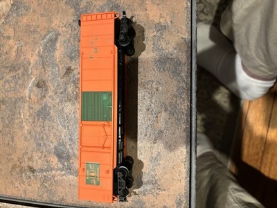 AHM HO SCALE MAINE CENTRAL 50FT BOX CAR MEC 9013 ORANGE TRAIN CAR