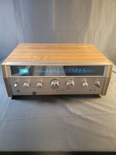 Vintage Akai AA-910 AM FM Stereo Receiver Wood Grain Cabinet Japan Working READ