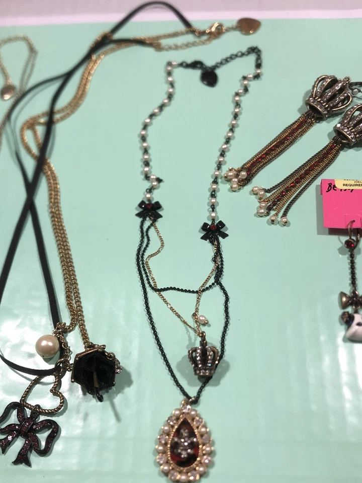 Lote de collares pendientes de compromiso real Betsey Johnson  Foto 2 de 4